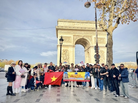 PARIS | HÀNH TRÌNH CHẠM VÀO VẺ ĐẸP HOÀNG GIA & KINH ĐÔ ÁNH SÁNG